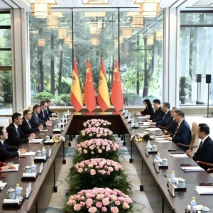 习近平会见西班牙首相桑切斯